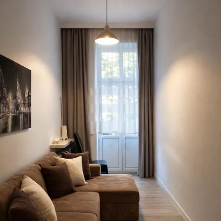 With Elevator In The Heart Of Apartmán